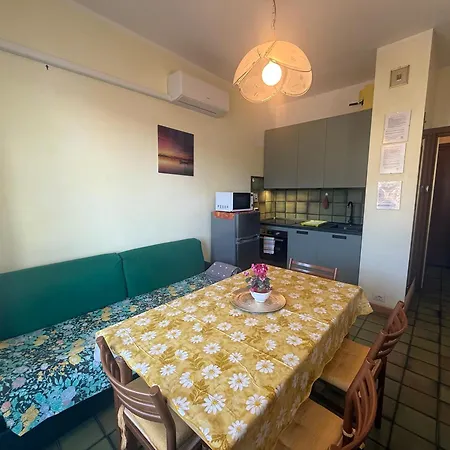 Apartman Fronte Mare Con Terrazza Per Tramonti *