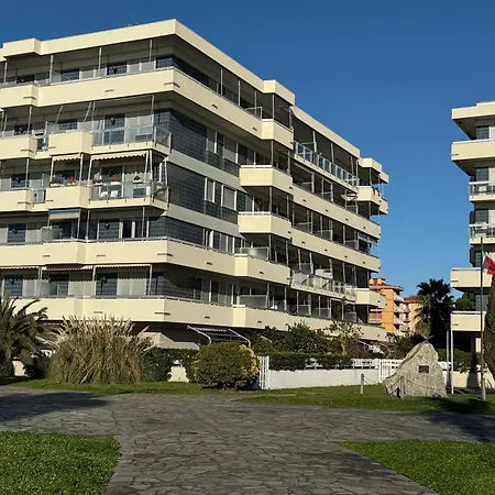 Fronte Mare Con Terrazza E Garage Marina dʼAndora